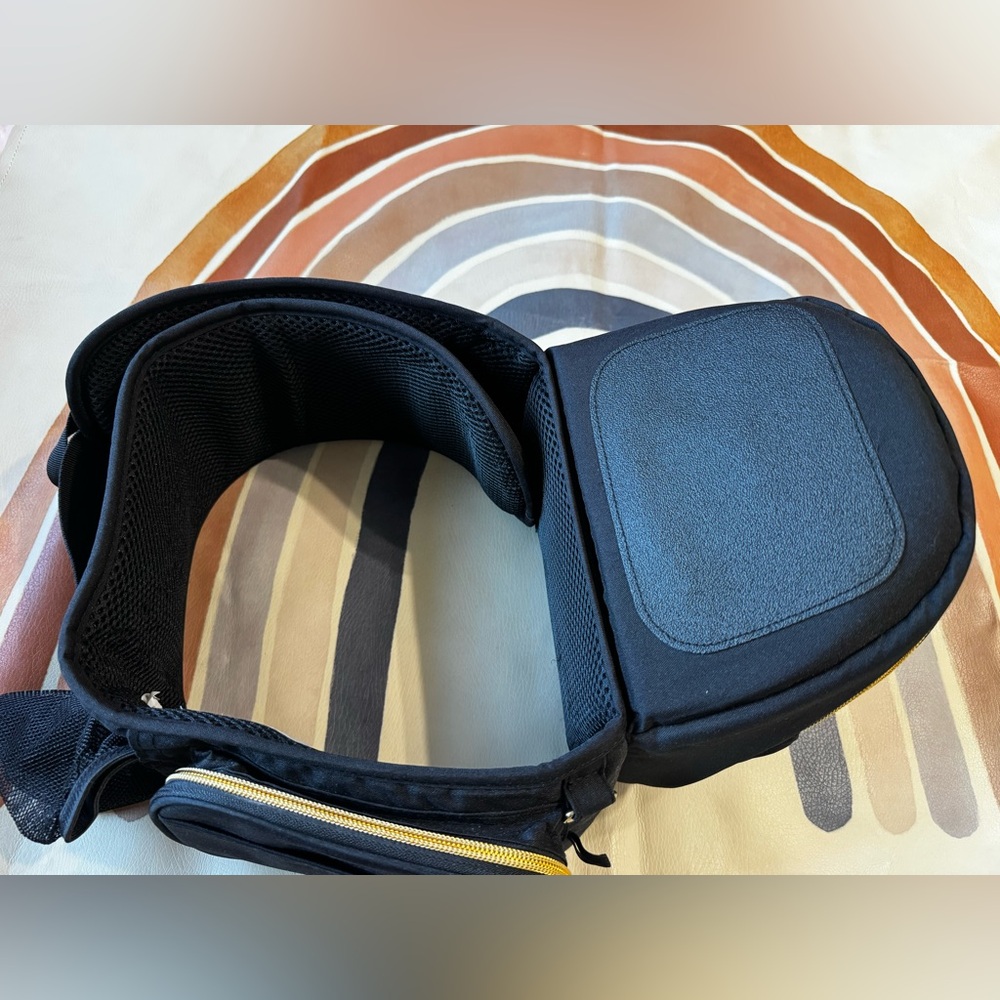 Tushbaby Hip Carrier - Picture 7 of 9